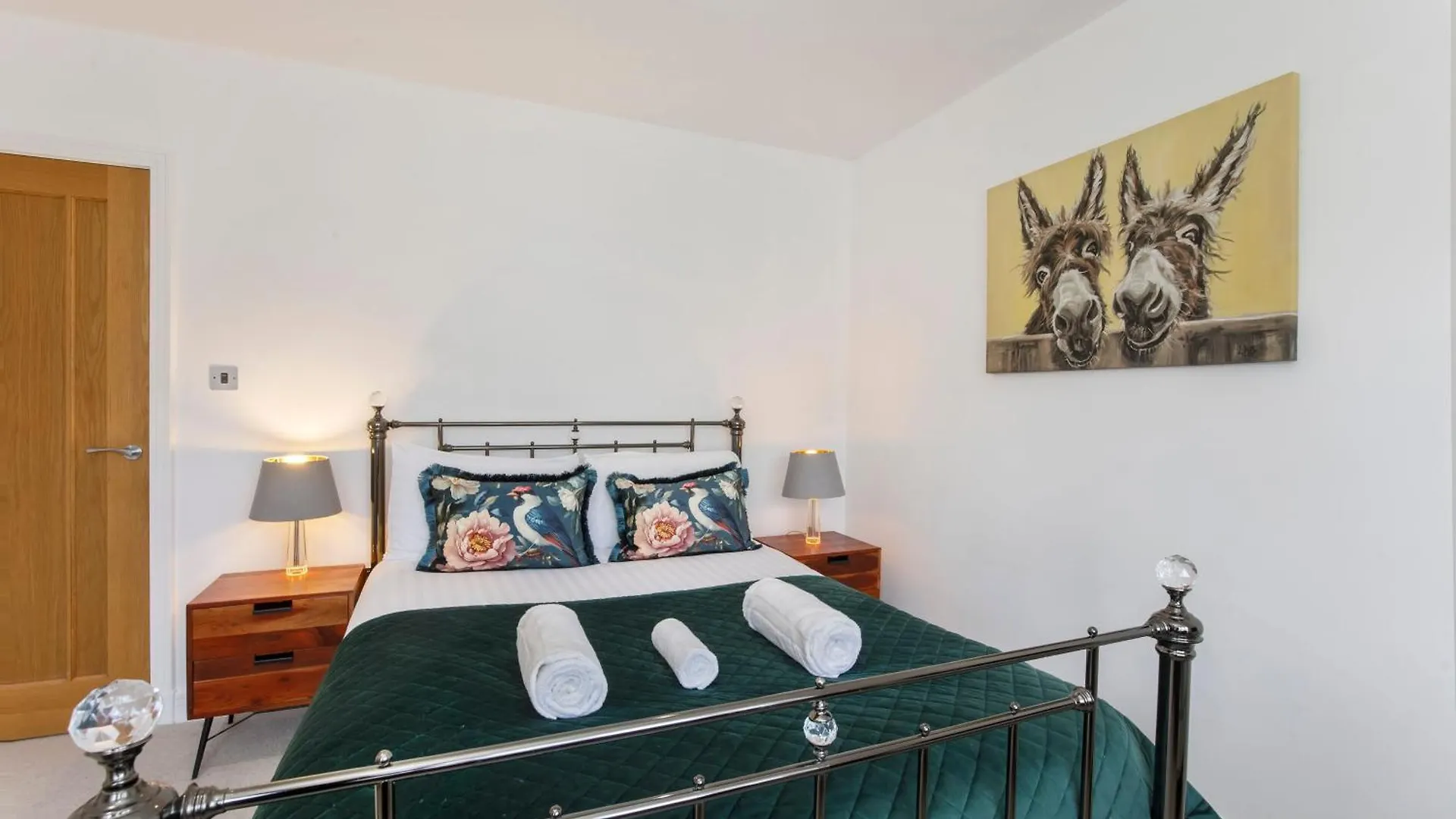 White House Apartments-Free Parking 1 Car Per Apartment York United Kingdom