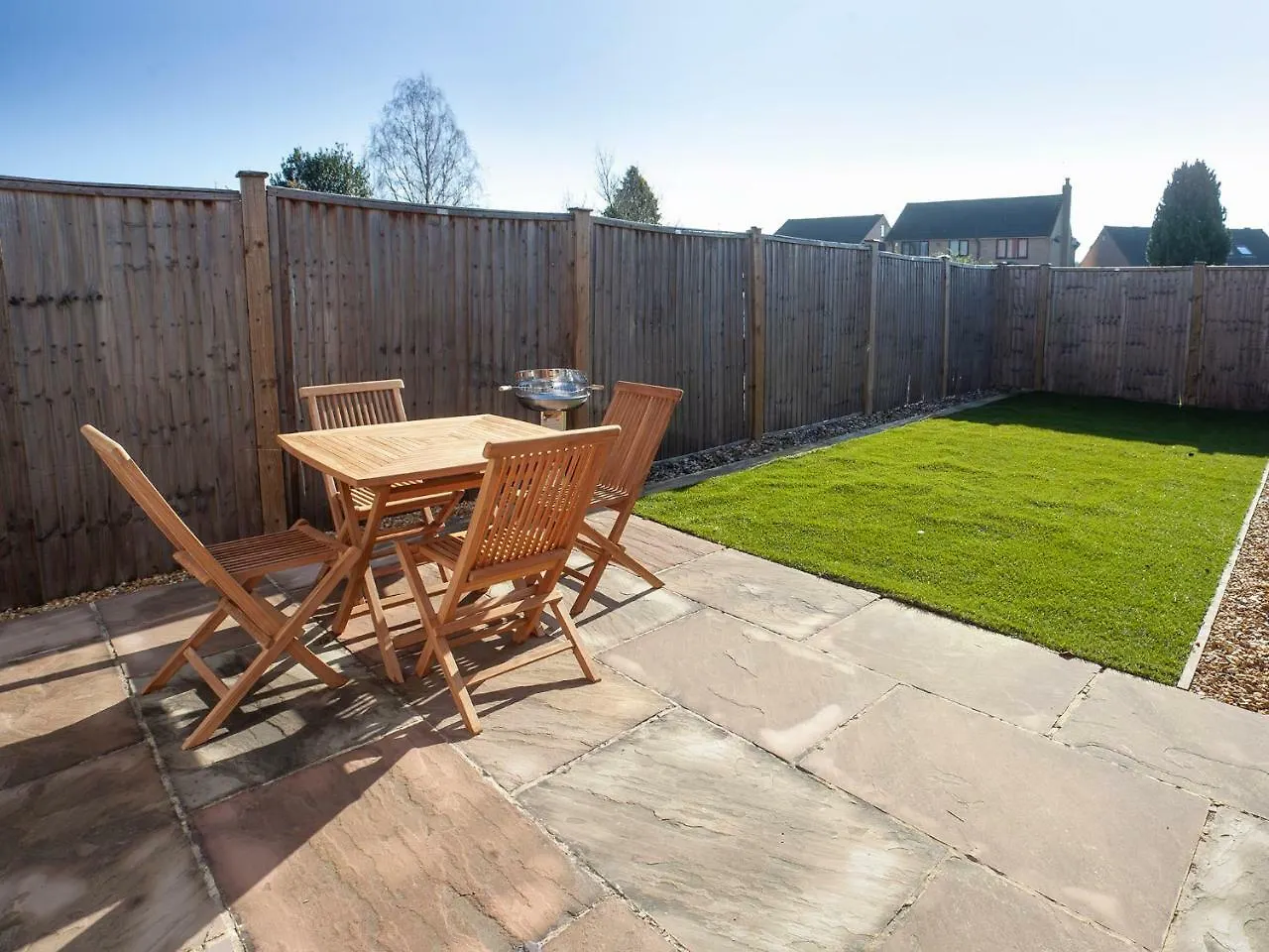 White House Apartments-Free Parking 1 Car Per Apartment York 0*,