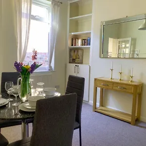 Holiday home Park Crescent - Quaint Victorian With Free Parking, York