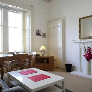 Grindlay Street Residence, 2 Bedroom, 2 Bathroom Close To Castle Edinburgh