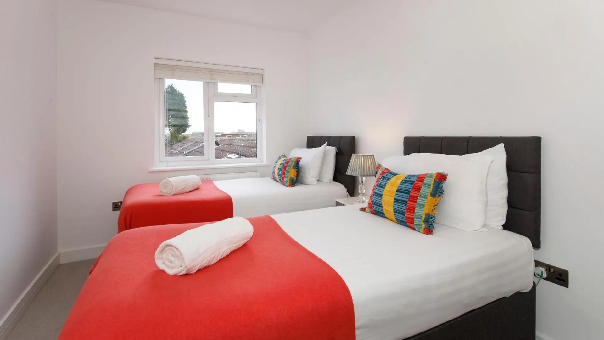 White House Apartments-Free Parking 1 Car Per Apartment York